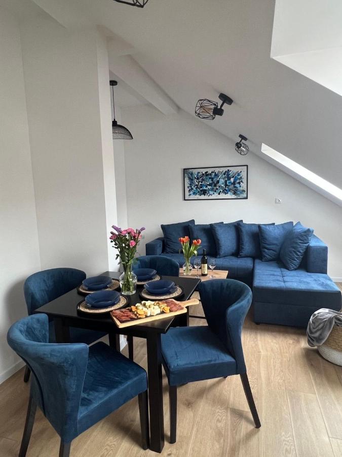 Loft Apartment *
